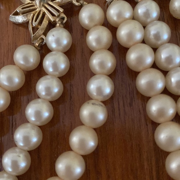 VTG Triple Strand Pearl/Crystal Necklace - Picture 5 of 10